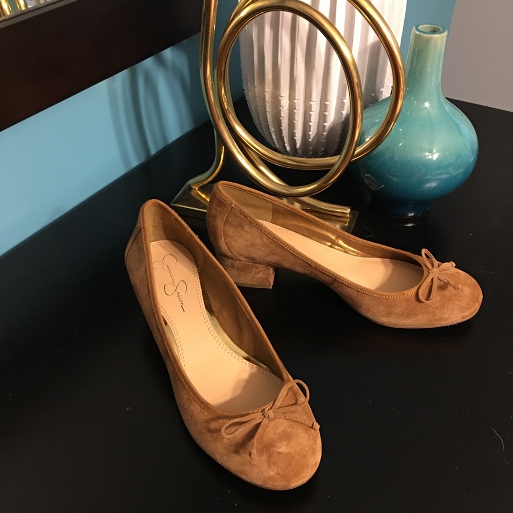 Jessica Simpson// Camel Suede Flats // 9